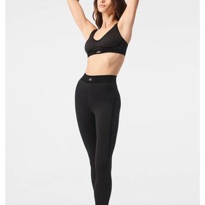 Airlift High-Waist 7/8 Line Up Legging